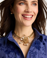 Chico's | Gold Flower Pendant Necklace/ Gold