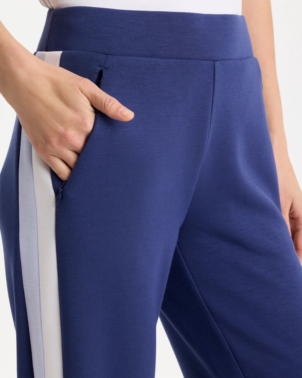 Chico's | Zenergy® Soft Contrast Crop Pants/ Starlit Navy