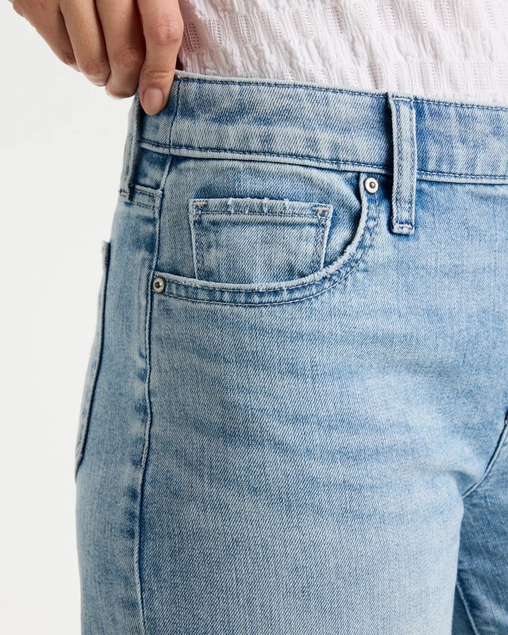 Chico's | Relaxed Boyfriend Rolled Hem Jean/ Bahama Indigo