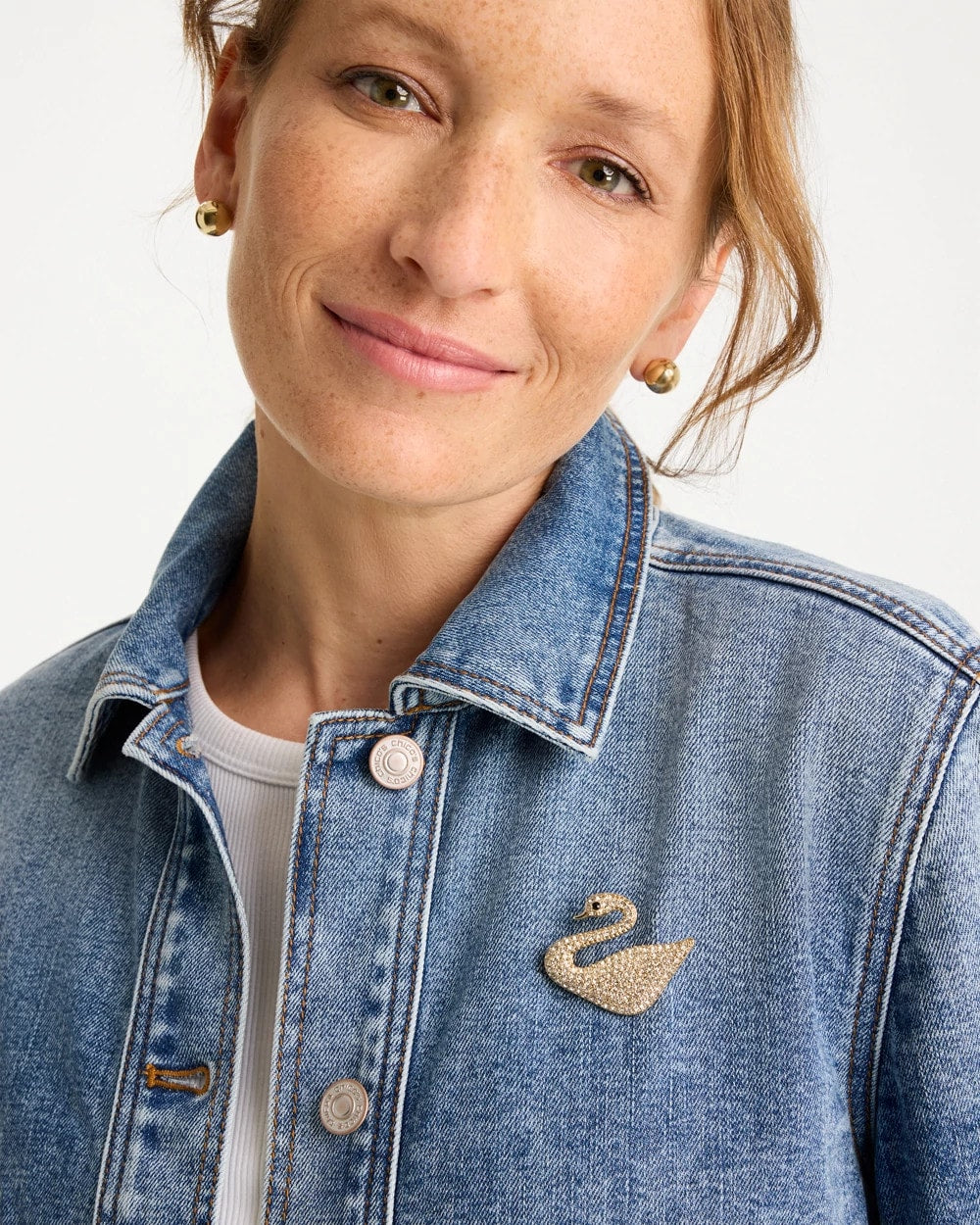 Chico's | Sparkling Swan Brooch/ Gold