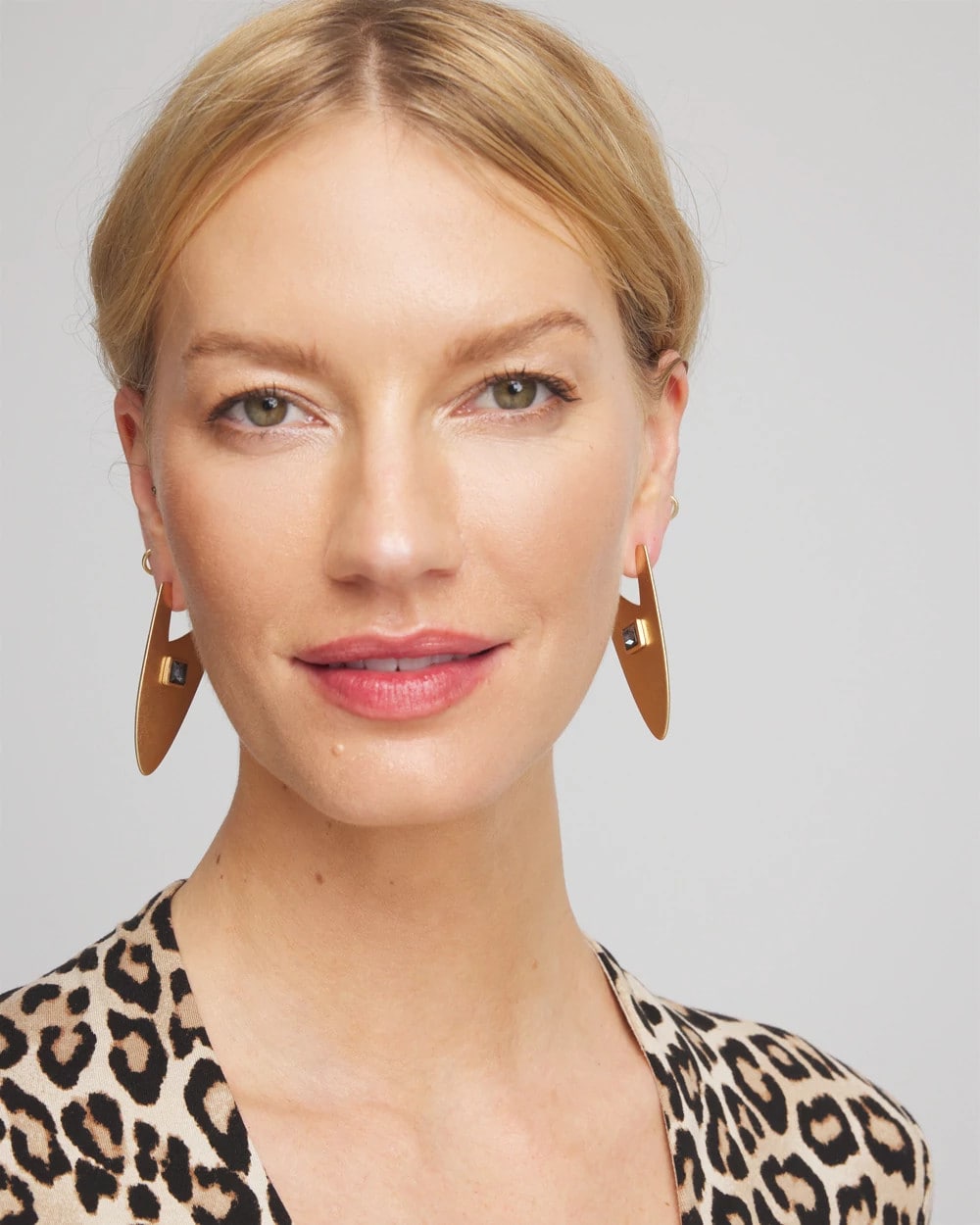 Chico's | Gold Triangle Linear Earrings/ Gold