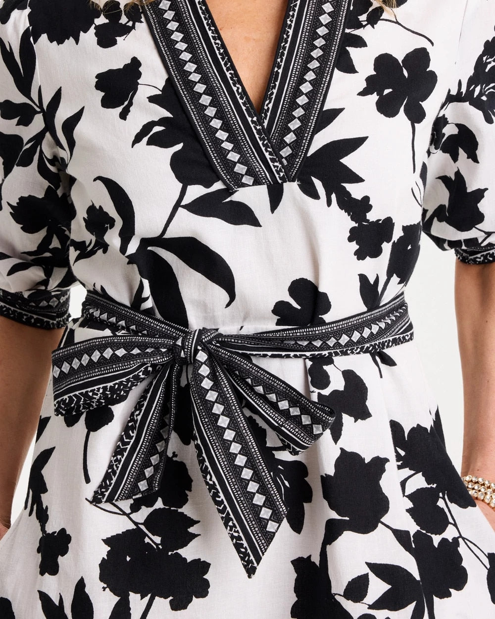 Chico's | Floral Cotton-Linen Belted Dress/ Black