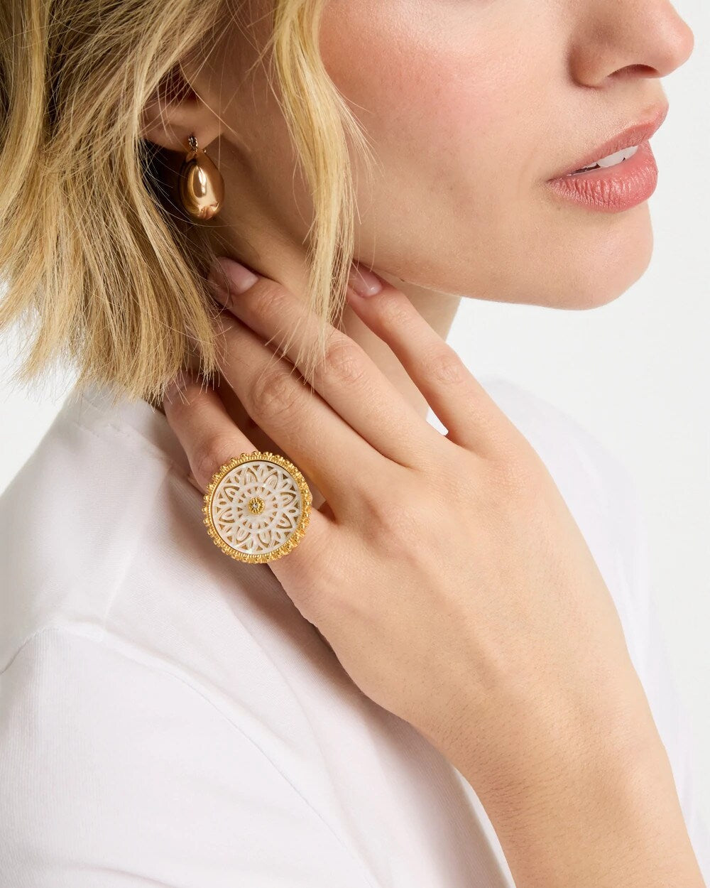Chico's | Pearlescent Stretch Ring/ Gold