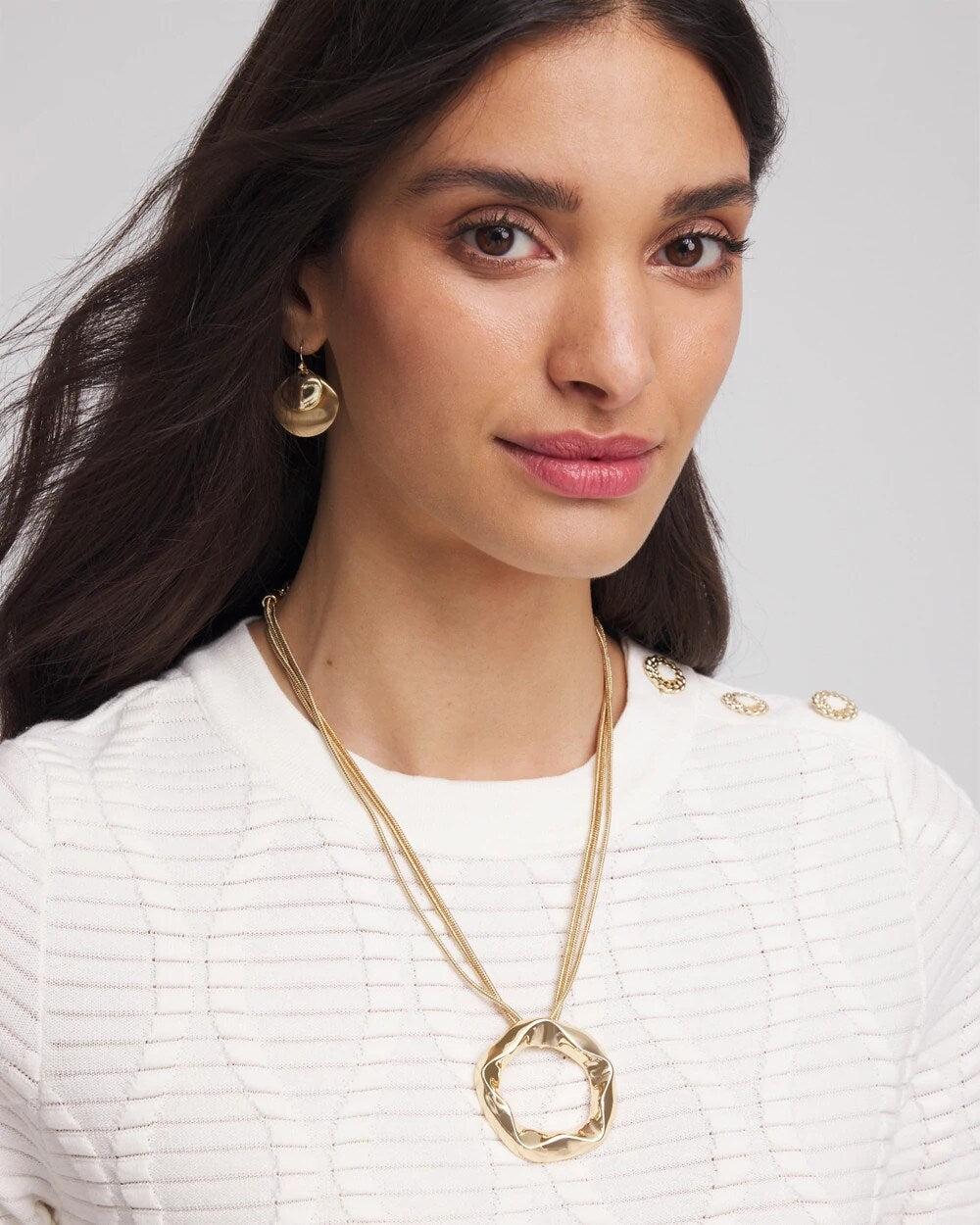 Chico's | Short Circle Pendant/ Gold