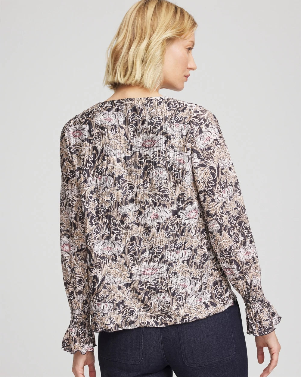 Chico's | Bloom Crinkle Bodre Top/ Graphite Gray