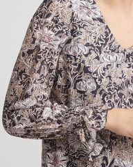 Chico's | Bloom Crinkle Bodre Top/ Graphite Gray