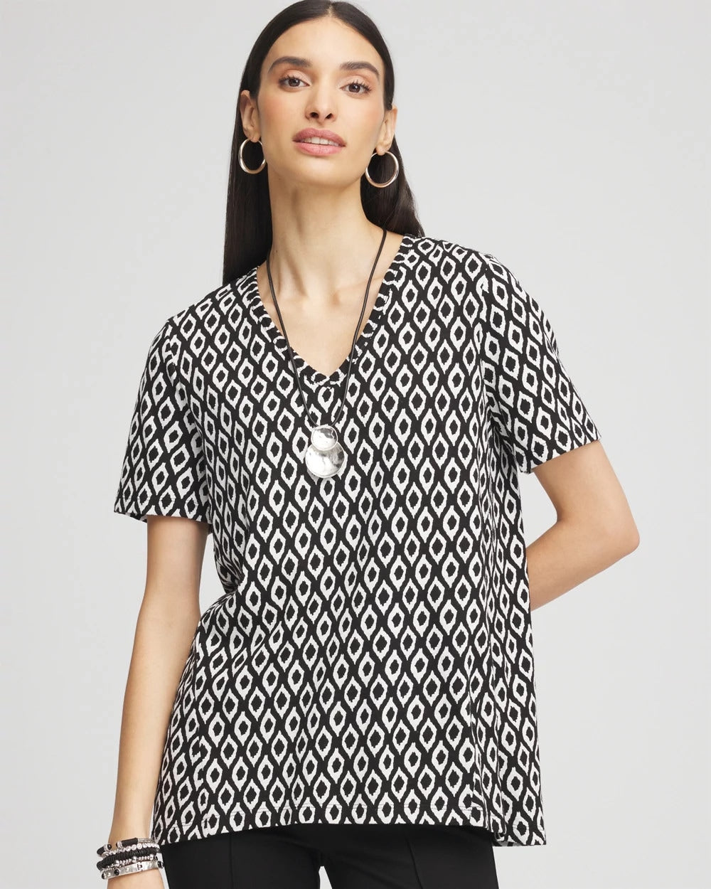 Chico's | Graphic Slub V-Neck Tee/ Black