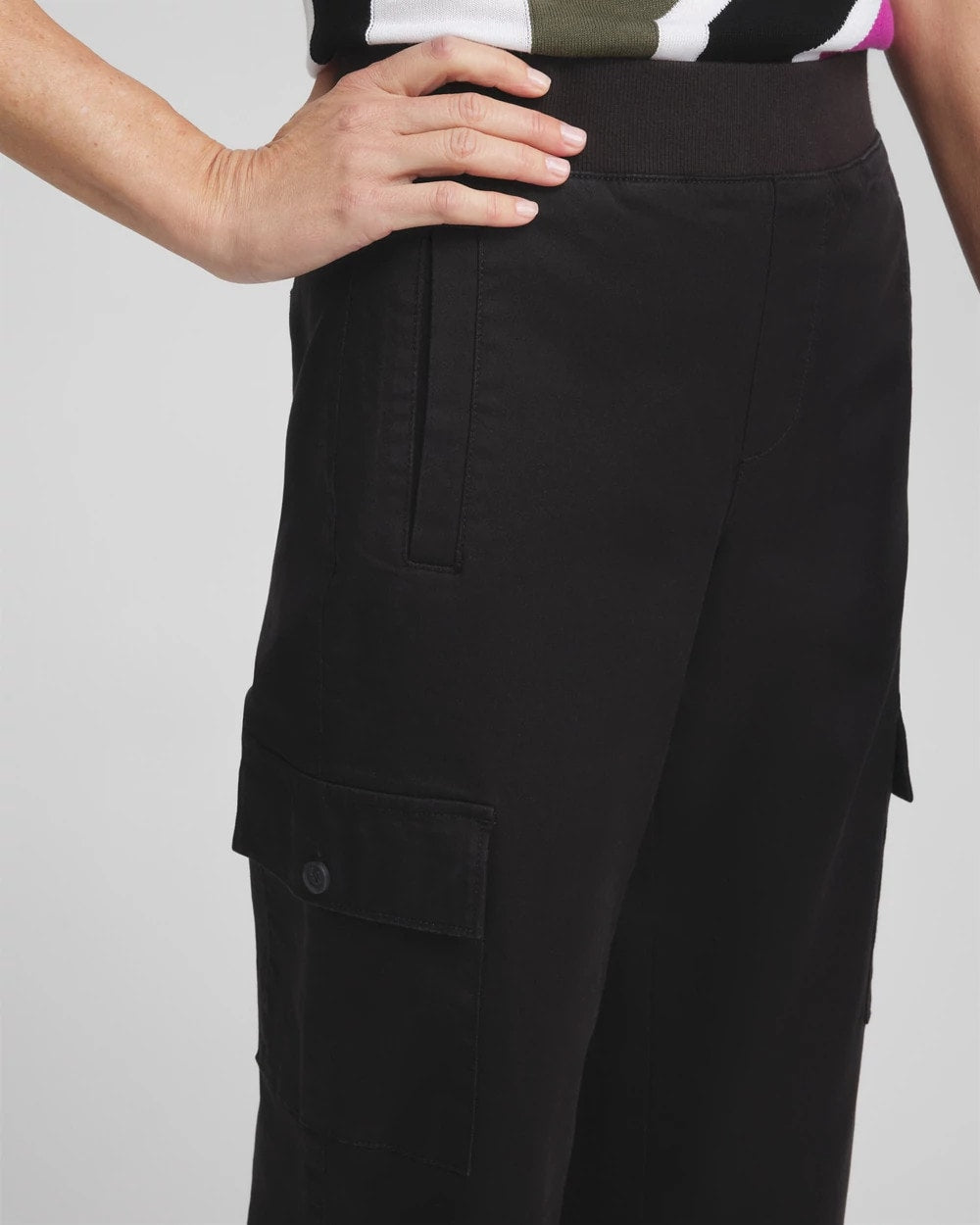 Chico's | Cargo Straight Leg Cropped Pants/ Black