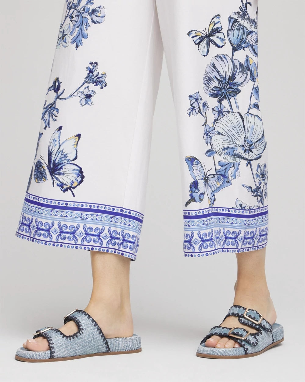 Chico's | Butterfly Pull-On Linen Cropped Pants/ Alabaster