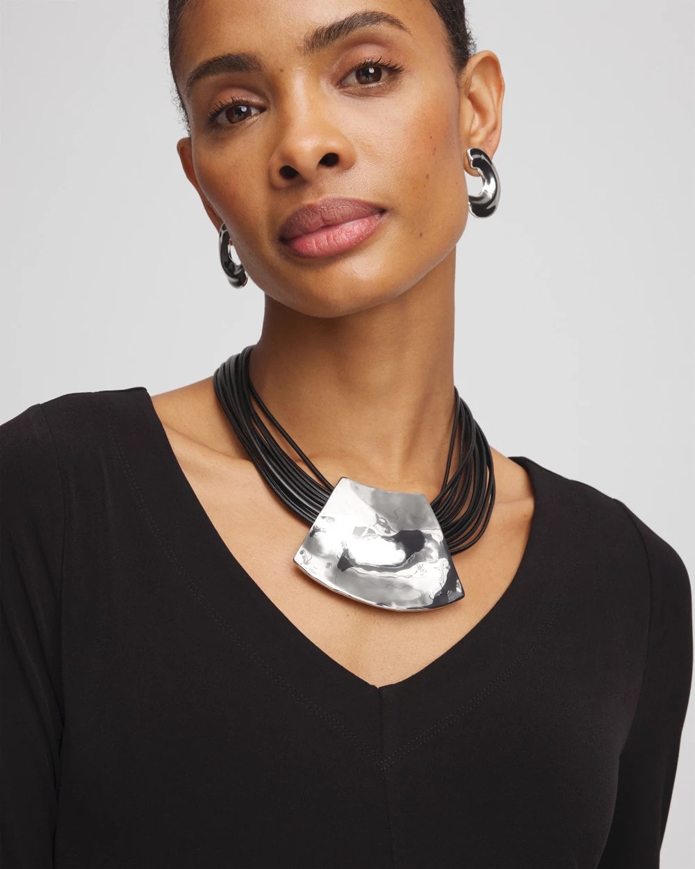 Chico's | Pendant Bib Necklace/ Black/Silver